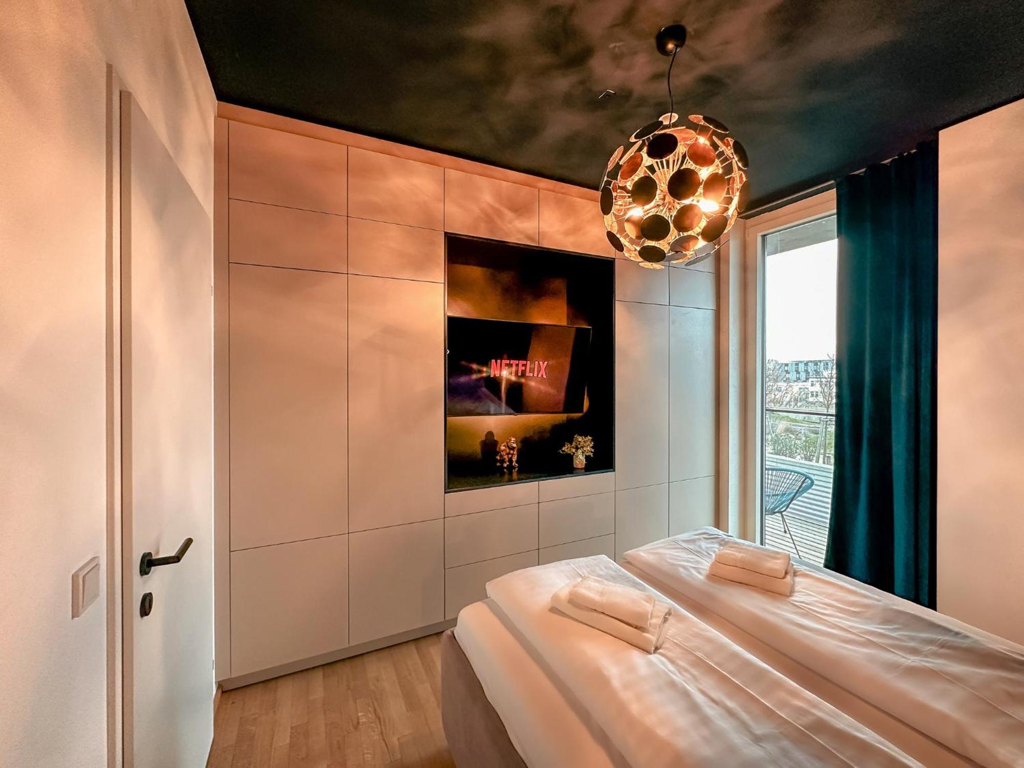 Kaiser Lodge - Apartment With Rooftop Pool & Underground Parking In Vienna, Presented By Alpenluxus